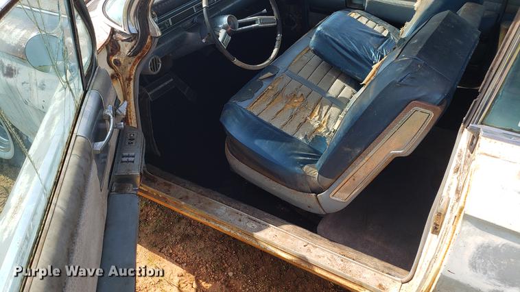 image for item EU9755 1961 Cadillac sedan