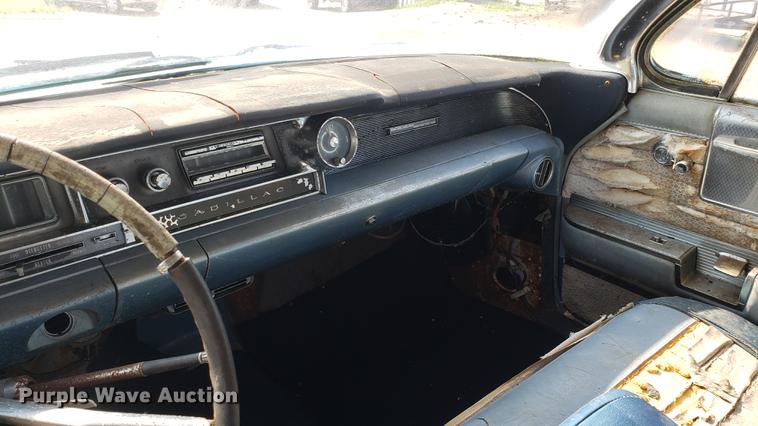 image for item EU9755 1961 Cadillac sedan