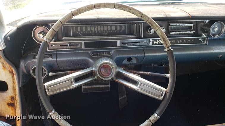 image for item EU9755 1961 Cadillac sedan