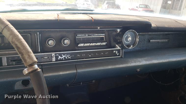 image for item EU9755 1961 Cadillac sedan