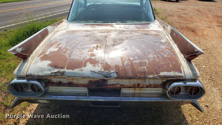 image for item EU9755 1961 Cadillac sedan