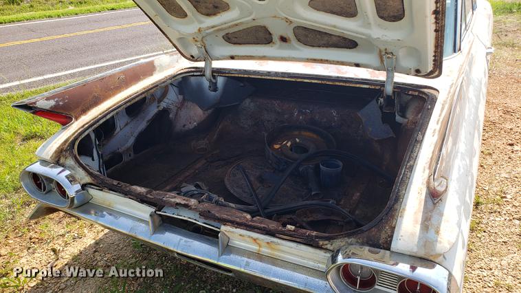 image for item EU9755 1961 Cadillac sedan