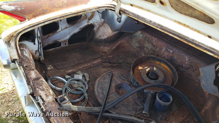 image for item EU9755 1961 Cadillac sedan