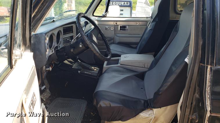 image for item EU9756 1983 GMC Jimmy SUV