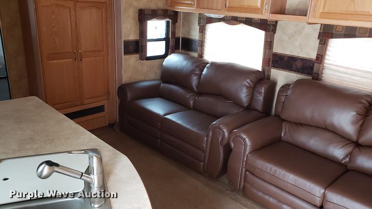 image for item EU9761 2007 Keystone Raptor toy hauler camper