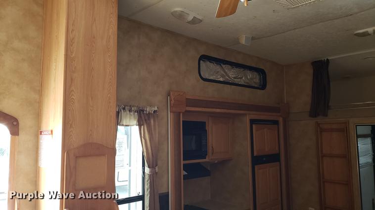 image for item EU9761 2007 Keystone Raptor toy hauler camper