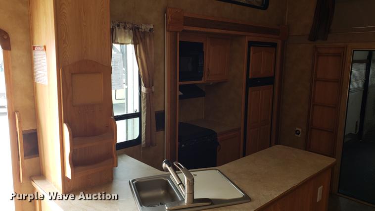 image for item EU9761 2007 Keystone Raptor toy hauler camper