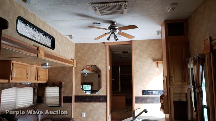 image for item EU9761 2007 Keystone Raptor toy hauler camper