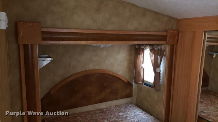 image for item EU9761 2007 Keystone Raptor toy hauler camper