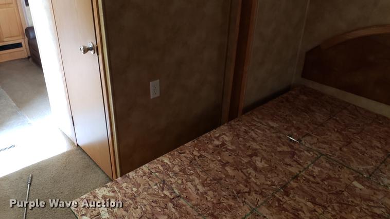 image for item EU9761 2007 Keystone Raptor toy hauler camper