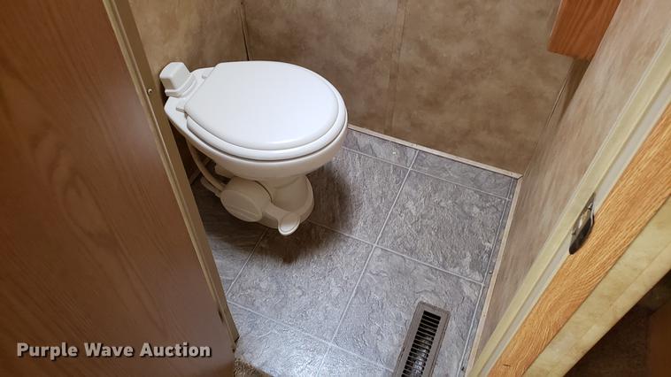 image for item EU9761 2007 Keystone Raptor toy hauler camper