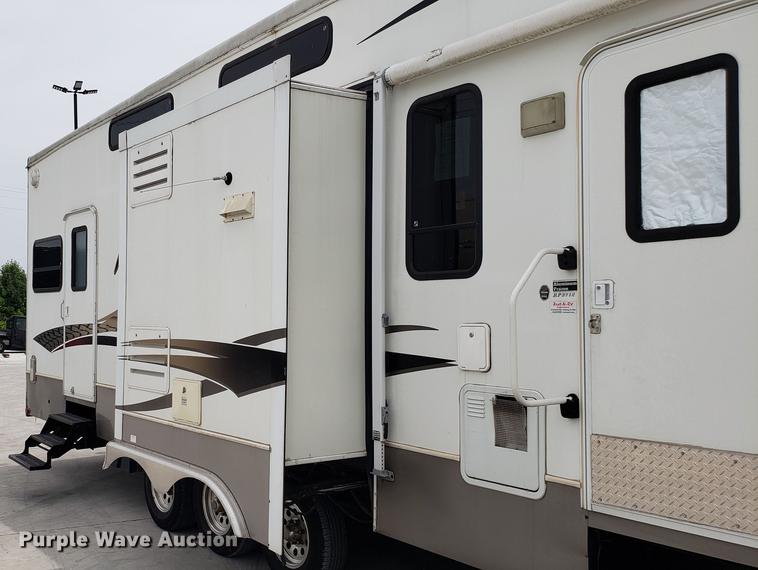 image for item EU9761 2007 Keystone Raptor toy hauler camper