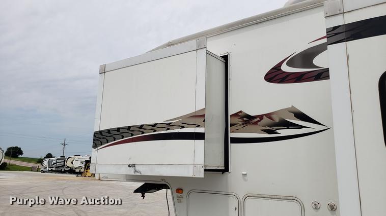 image for item EU9761 2007 Keystone Raptor toy hauler camper