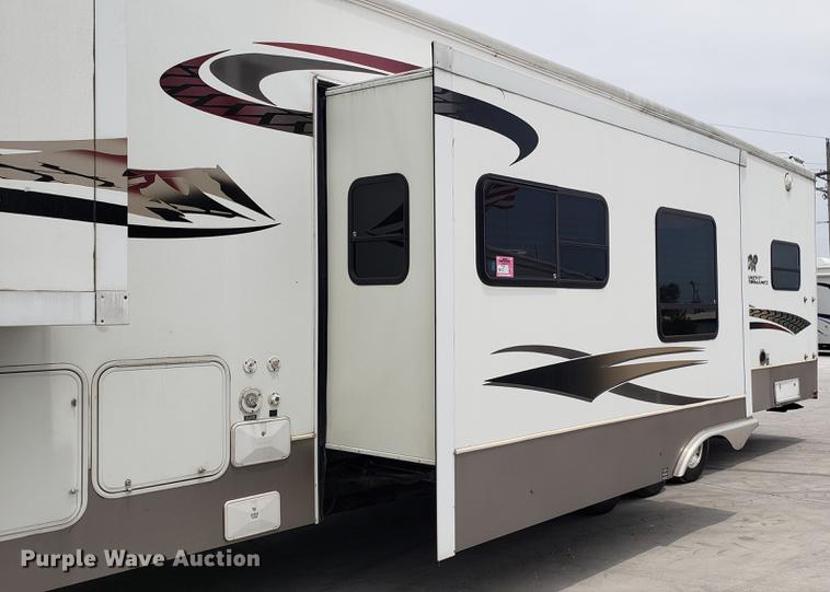 image for item EU9761 2007 Keystone Raptor toy hauler camper