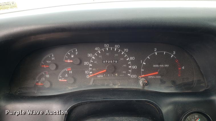 image for item EU9763 2004 Ford F750 Super Duty flatbed truck