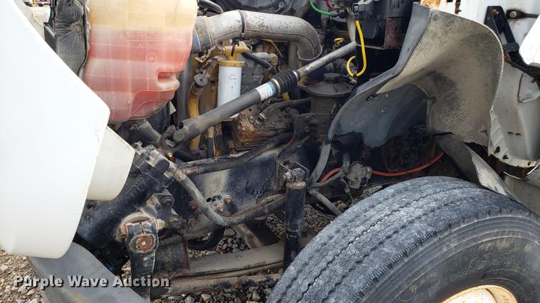 image for item EU9763 2004 Ford F750 Super Duty flatbed truck