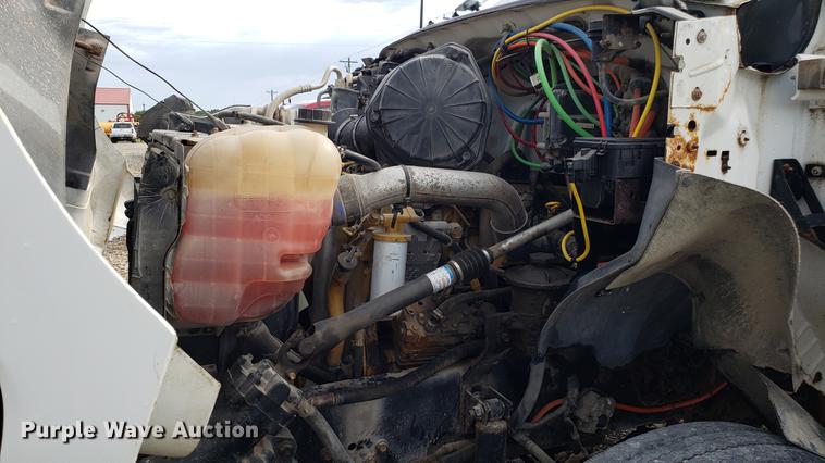 image for item EU9763 2004 Ford F750 Super Duty flatbed truck