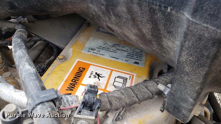 image for item EU9763 2004 Ford F750 Super Duty flatbed truck