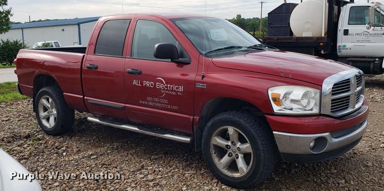 image for item EU9765 2007 Dodge Ram 1500 Quad Cab pickup truck