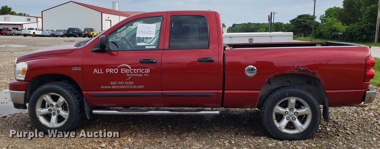 image for item EU9765 2007 Dodge Ram 1500 Quad Cab pickup truck