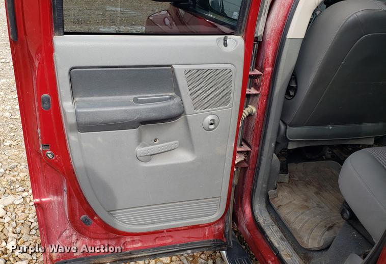image for item EU9765 2007 Dodge Ram 1500 Quad Cab pickup truck