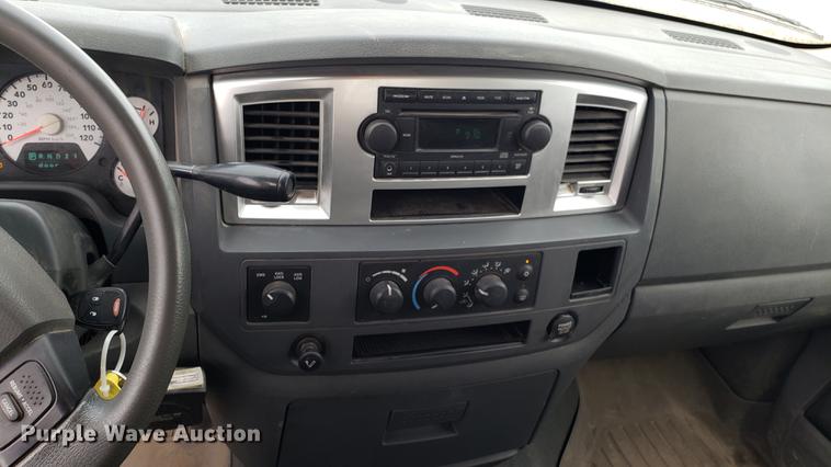 image for item EU9765 2007 Dodge Ram 1500 Quad Cab pickup truck