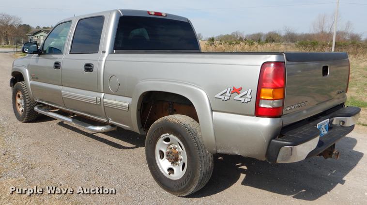 image for item EZ9867 2002 Chevrolet Silverado 2500HD Crew Cab pickup truck