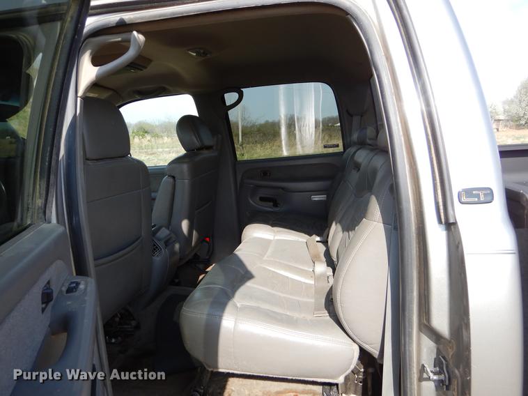 image for item EZ9867 2002 Chevrolet Silverado 2500HD Crew Cab pickup truck