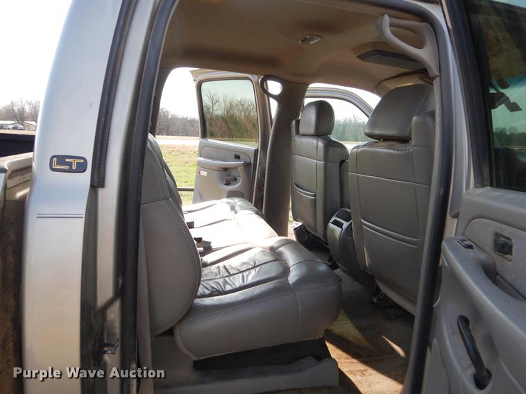 image for item EZ9867 2002 Chevrolet Silverado 2500HD Crew Cab pickup truck