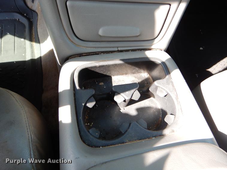 image for item EZ9867 2002 Chevrolet Silverado 2500HD Crew Cab pickup truck