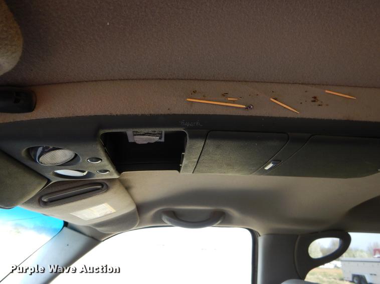 image for item EZ9867 2002 Chevrolet Silverado 2500HD Crew Cab pickup truck