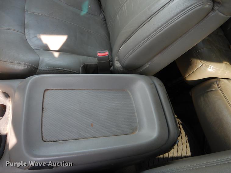 image for item EZ9867 2002 Chevrolet Silverado 2500HD Crew Cab pickup truck