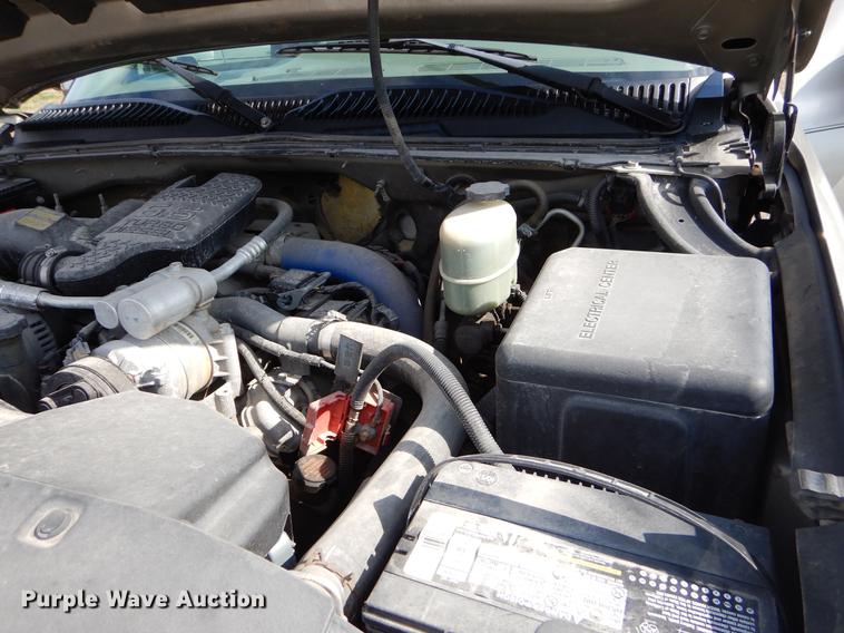 image for item EZ9867 2002 Chevrolet Silverado 2500HD Crew Cab pickup truck