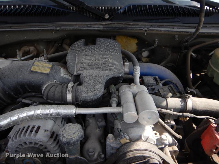 image for item EZ9867 2002 Chevrolet Silverado 2500HD Crew Cab pickup truck