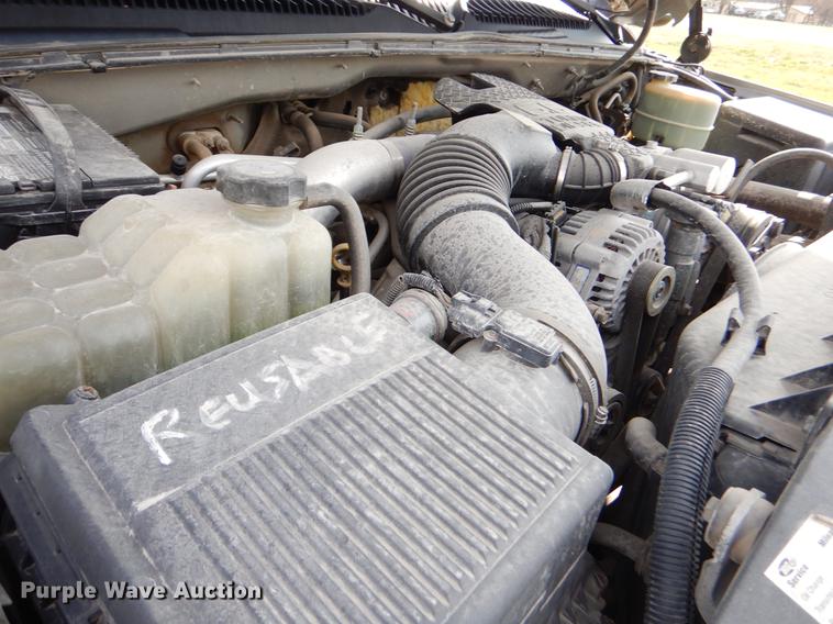 image for item EZ9867 2002 Chevrolet Silverado 2500HD Crew Cab pickup truck