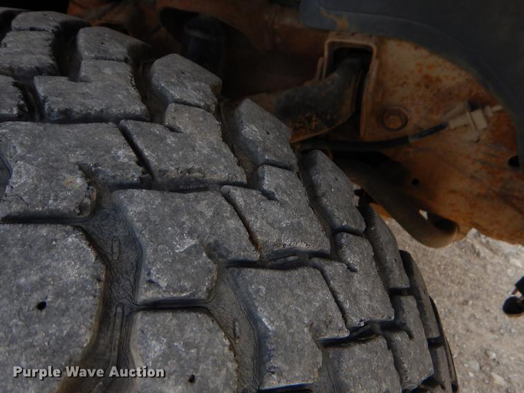 image for item EZ9867 2002 Chevrolet Silverado 2500HD Crew Cab pickup truck