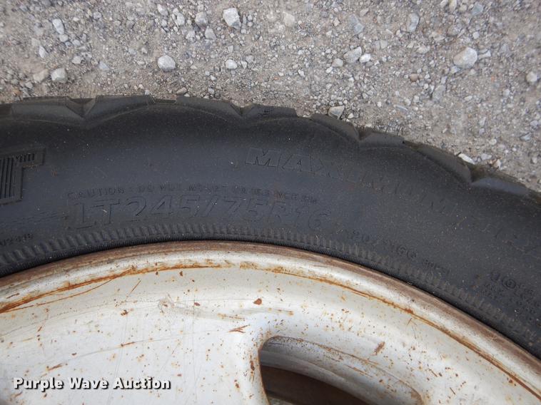 image for item EZ9867 2002 Chevrolet Silverado 2500HD Crew Cab pickup truck