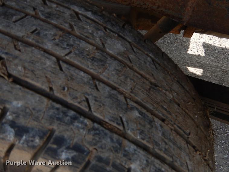 image for item EZ9867 2002 Chevrolet Silverado 2500HD Crew Cab pickup truck