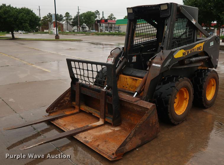 image for item FE9620 2006 New Holland L160 skid steer