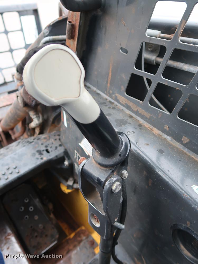 image for item FE9620 2006 New Holland L160 skid steer