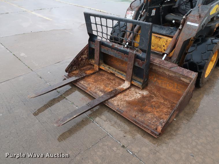 image for item FE9620 2006 New Holland L160 skid steer