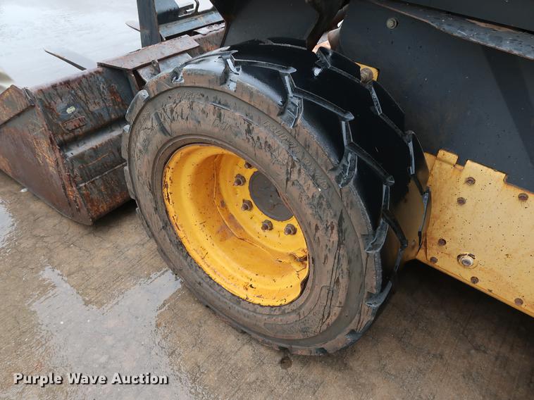 image for item FE9620 2006 New Holland L160 skid steer