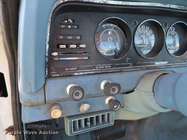 image for item FE9623 1981 Jeep J10 pickup truck