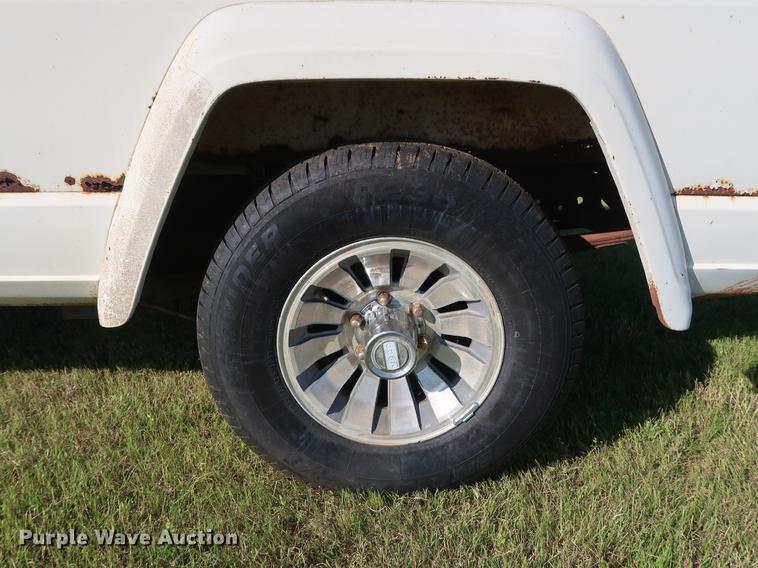 image for item FE9623 1981 Jeep J10 pickup truck