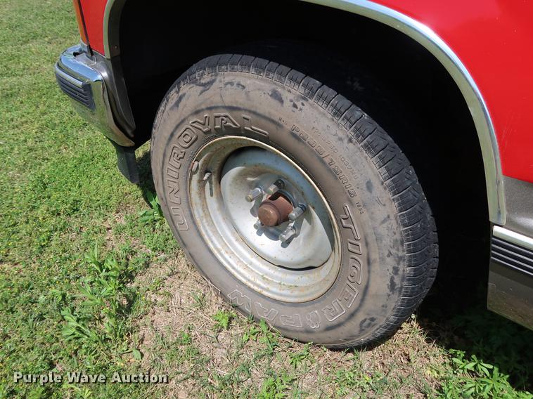 image for item FE9638 1999 Chevrolet Tahoe LT SUV