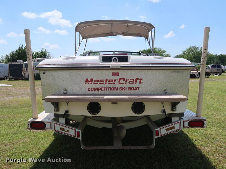 image for item FE9639 1988 Mastercraft Platinum Prostar 190 20th Anniversary boat
