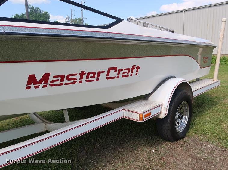image for item FE9639 1988 Mastercraft Platinum Prostar 190 20th Anniversary boat