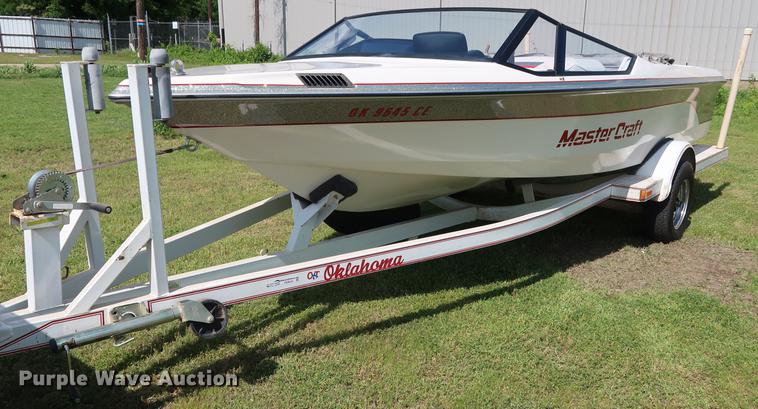 image for item FE9639 1988 Mastercraft Platinum Prostar 190 20th Anniversary boat
