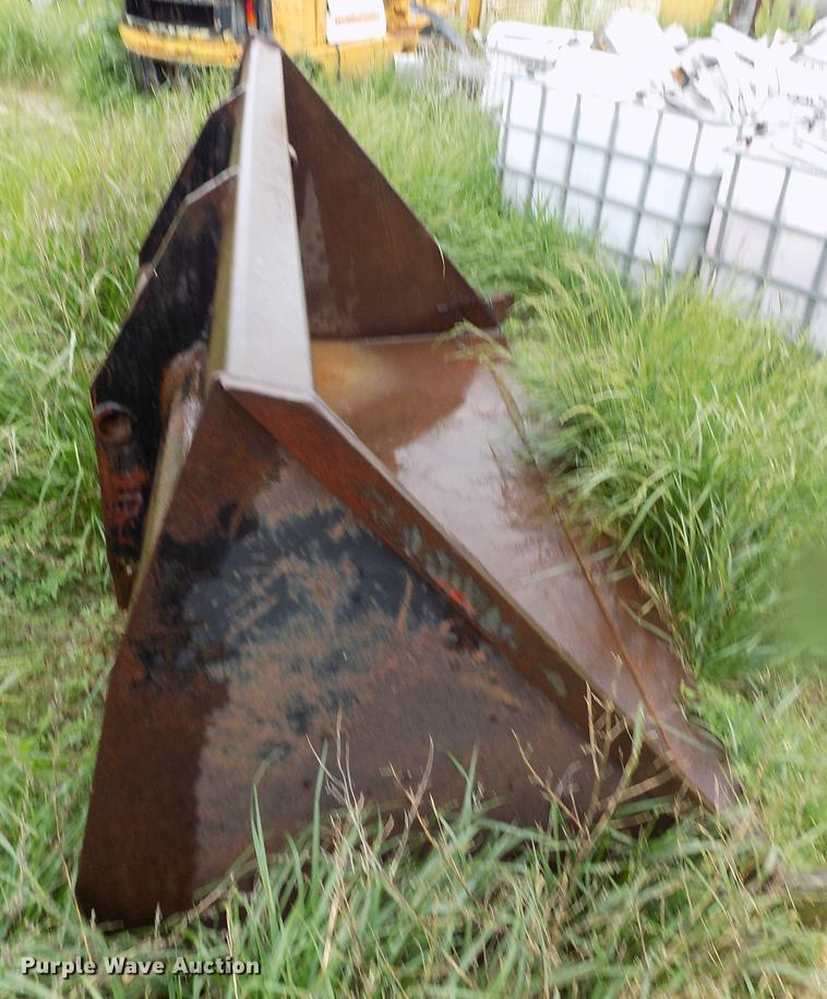 image for item FG9370 2004 Manitou MLT940L120LSU telehandler