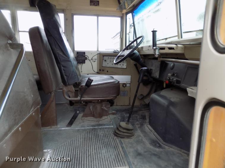 image for item FG9371 1994 International 3800 Blue Bird school bus